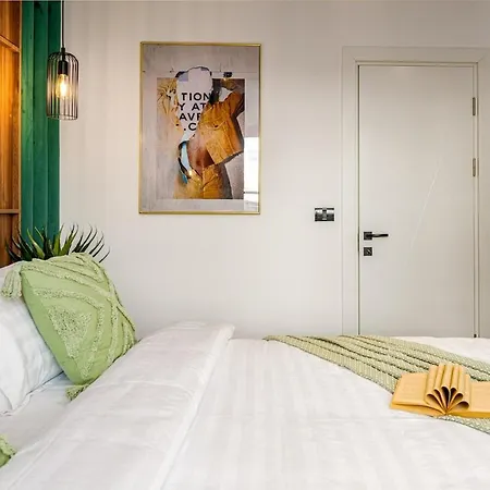 Downtown Athenaeum View * Бухарест