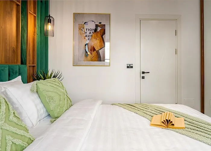 Downtown Athenaeum View * Bucarest