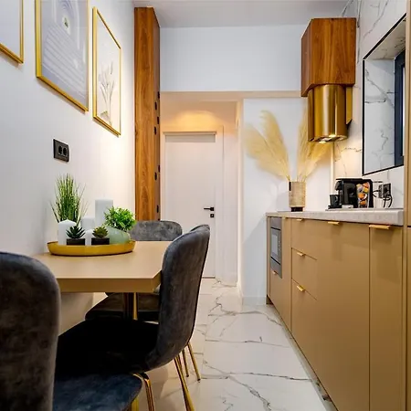 Апартаменты Downtown Athenaeum View